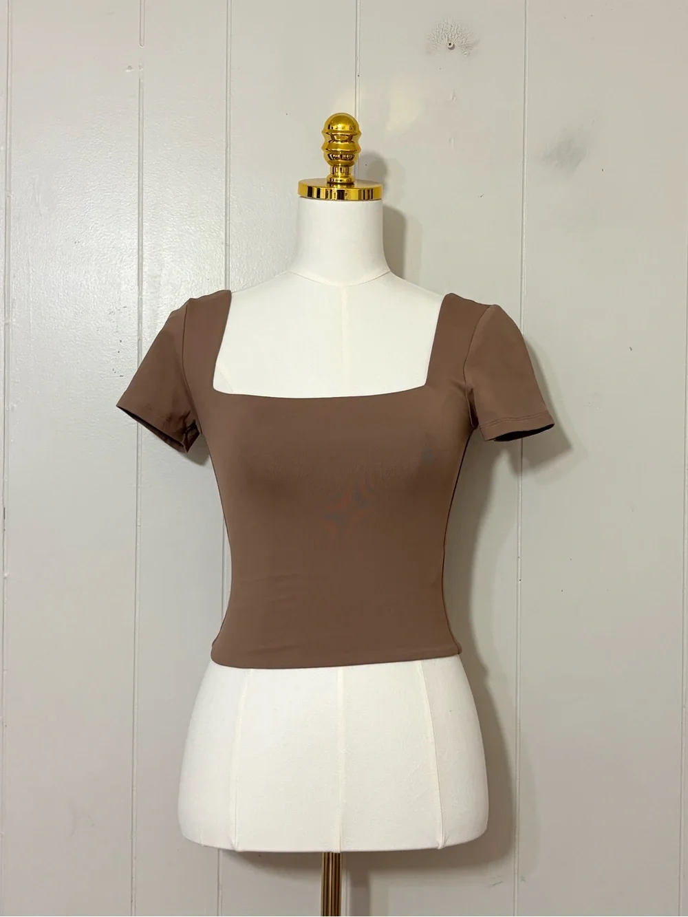 Babaton Contour Square Neck T Shirt Brown Size S Fitted Short Sleeve
